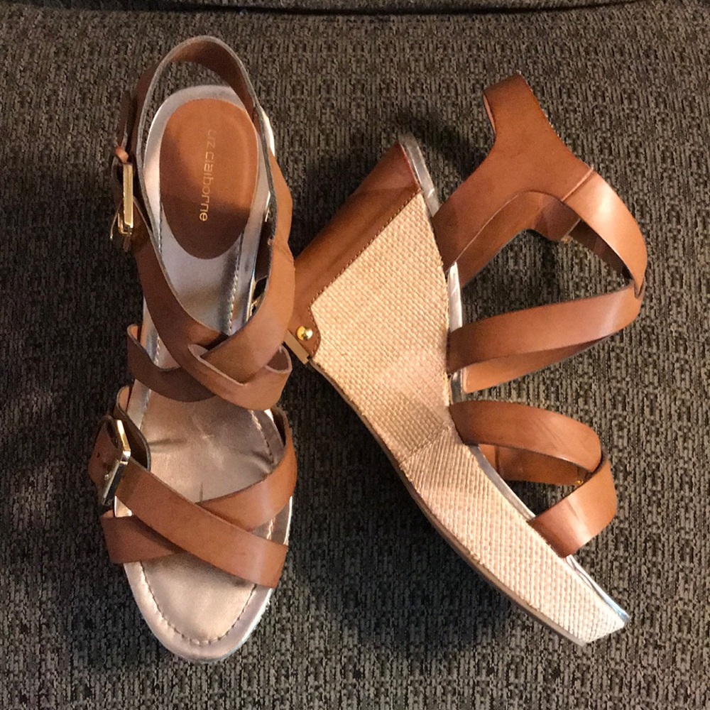 LIKE NEW- Liz Claiborne Wedges - 9.5